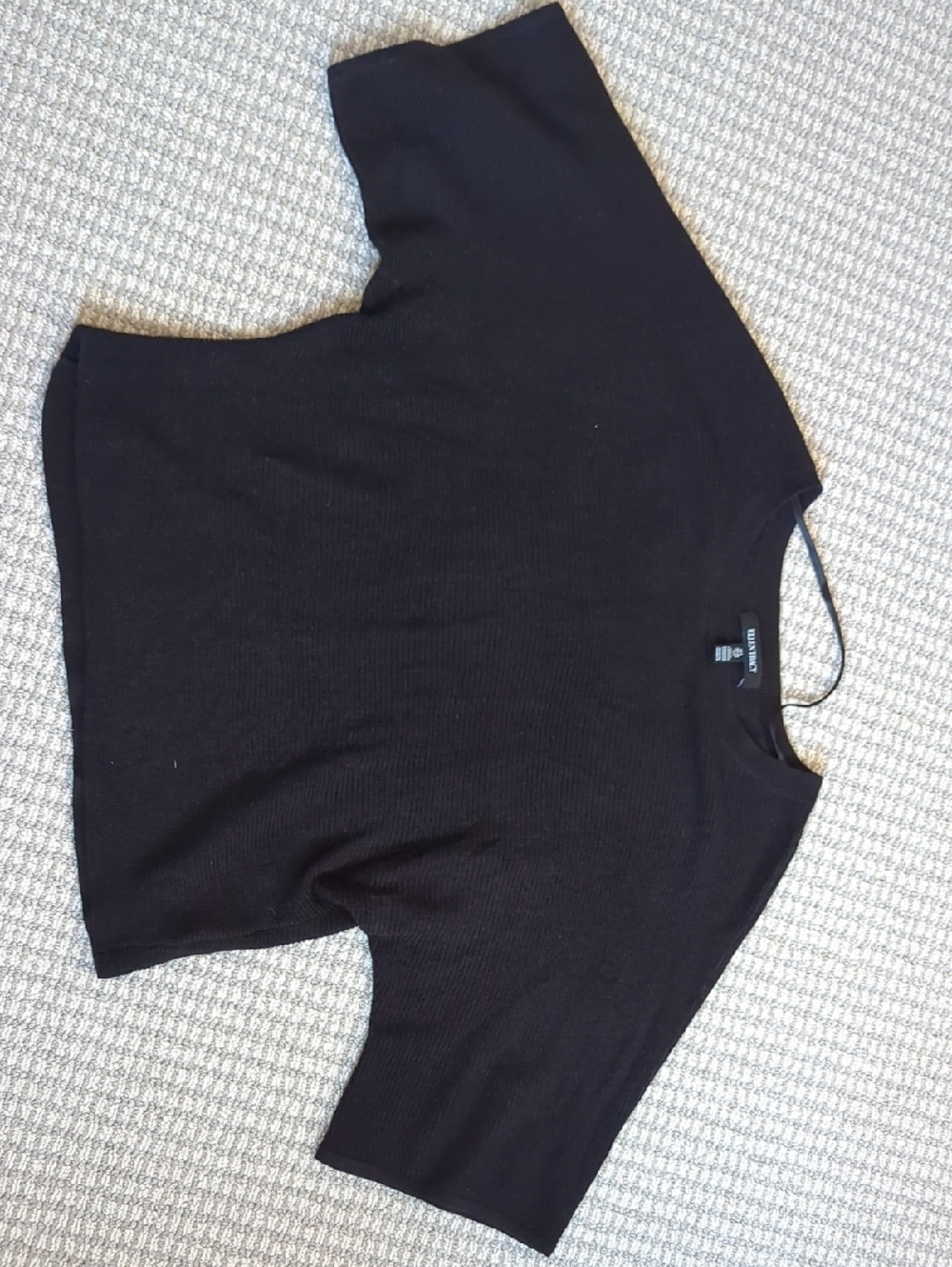 Ellen Tracy Black Ribbed Crewneck Top